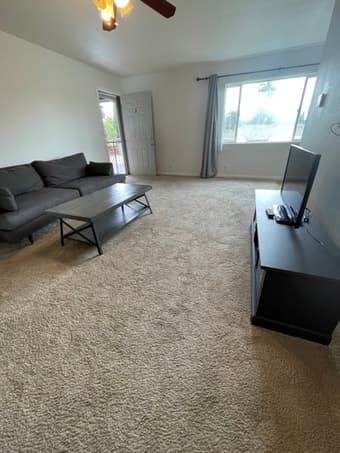 2 bedrooms/1 bathroom Apartment - Walking Distance to Downtown MV 1