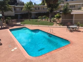 Menlo Park 2 bedrooms with shared bathroom 4