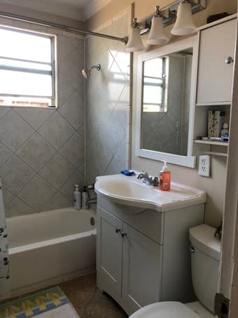 Room in 2bed 1 bath house in East Palo Alto (female only) 2