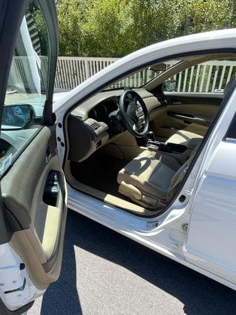 2008 HONDA ACCORD LX - $9,400 4