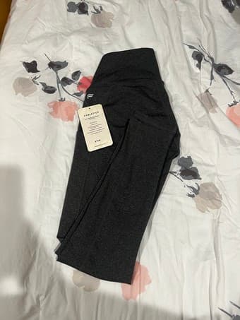 NEW Fabletics leggings (high waisted, with pockets!) 1