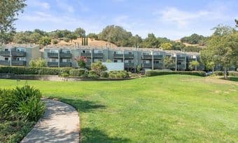 Private room for rent in upscale Redwood City apartment 4