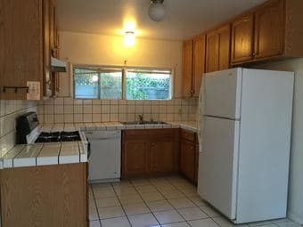 *Palo Alto Furnished Room w/ Private Bath  2 rooms ready for move-in * 3