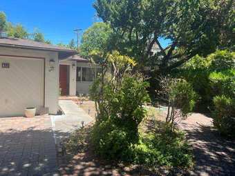 2 bedrooms available in a 4 bedroom house in Palo Alto 1