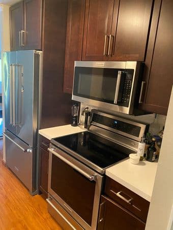 Private room for rent in upscale Redwood City apartment 3