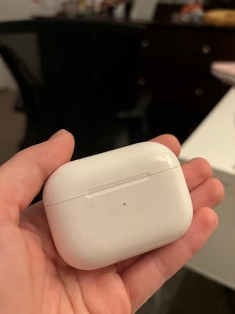 LEFT AIRPOD PRO 1st GEN + CASE 2