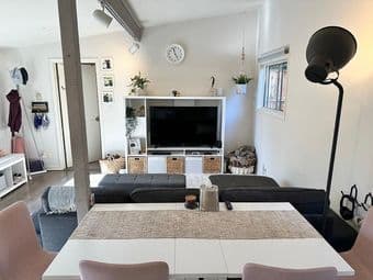 Fully furnished country cottage-utilities included 3