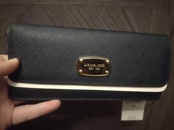 Michael Kors wallet - New 1
