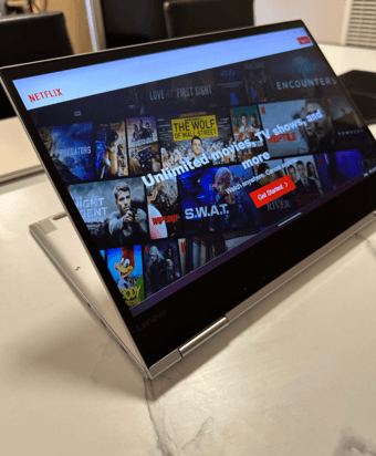 Lenovo Yoga 730- 13.3" touchscreen Laptop- Excellent condition 3