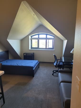 Subletting a studio on Stanford campus 1