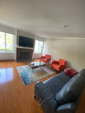 Private room and bath in upscale Redwood City apartment 3