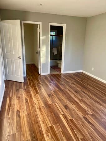 Spacious, Furnished Master bedroom w/ private attached bathroom -11/1 2