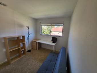 Bedroom in beautiful townhouse with pool, 15 minutes from Stanford 1