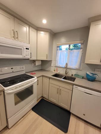 Modern Beautiful 1 bedroom condo in Mountain View - short term okay 2