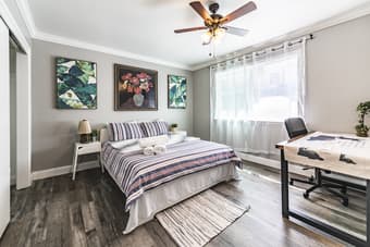 Furnished Room in Cozy Home near University Ave with private parking 2