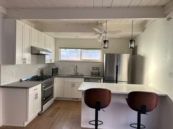 2 bed 1.5  bath house in Menlo Park 1