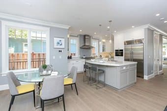 2 Rooms Available in large 7B/6B house in Midtown PA 2