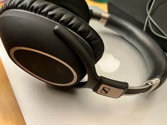 Sennheiser bluetooth headphones 1