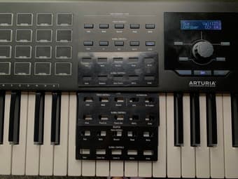 Arturia Keylab Mk II 61-key Midi Keyboard + Keyboard Stand 2