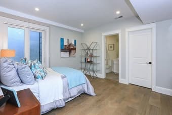 Sublet / Short-term 2 Rooms available in 7B6B housing in midtown PA 4