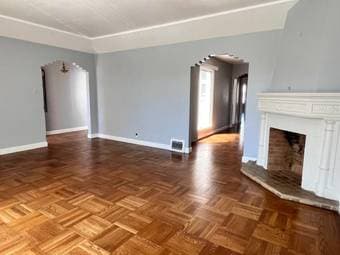 Rent out single room in shared house in SF Downtown 4