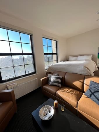 EVGR B Premium studio sublet from 12/08 to 01/08 2