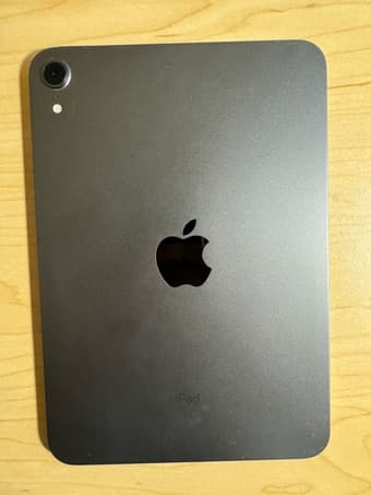 iPad Mini 6 in excellent condition! 2