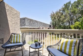 2 bed 2 full bath in coveted Sharon Heights, Menlo Park 5 mins from SU 1