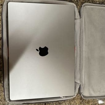 MacBook Pro 16" M1 32GB RAM 1TB SSD Silver - Excellent Condition 1