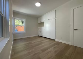 Redwood City Room Available Immediately! 4