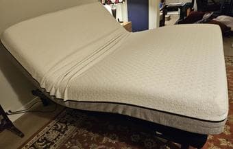 Adjustable Queen Tempurpedic Mattress Bed Frame Combo 800$, 80% off 2