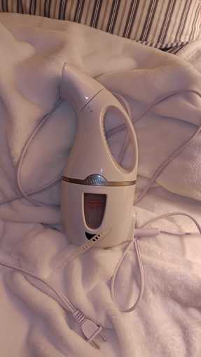 Cleaning products: dustpan, multisurface cleaner and garment steamer 2