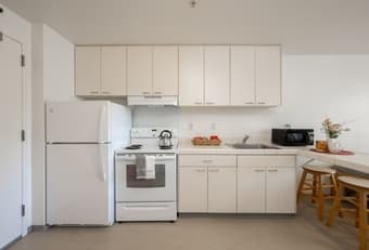 EV Studio Available: Dec 5 - 27 (3 weeks) 4