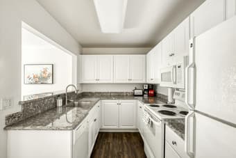 1B/1B in a 2B/2B n Oakcreek Apartments, Dec15-Feb15 2