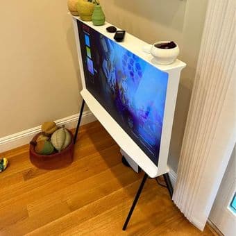 Smart TV -  43” The Serif Samsung 4