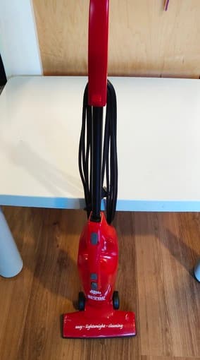 Dirt Devil Vacuum 1