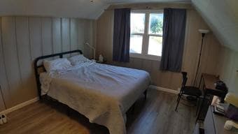 Room for Rent  -1500$ starting Jan Party garage! 3
