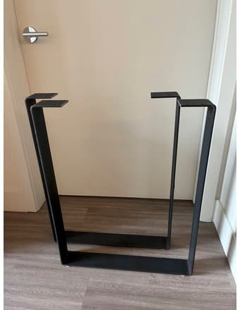Table legs 1
