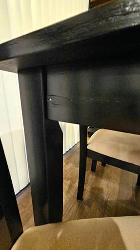 Dining table + 4 chairs 2