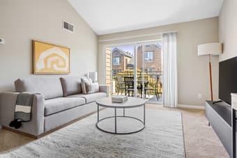 Gorgeous Private Floor, Room, & Bath for $70/day 3