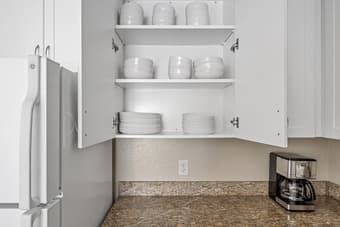 Gorgeous Private Floor, Room, & Bath for $70/day 4