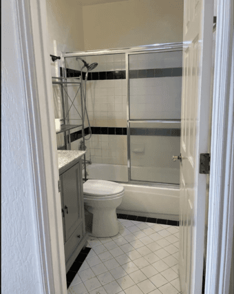 [Dec - Aug] Sunny 1b1b Lower Pac Heights in 3b2b Apartment - FEMALE 3