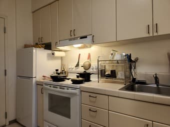 Lux EV Studio Holiday Sublet, Dec10 - Jan2, valued at $2300/mo 4