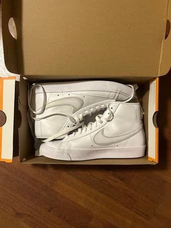 Nike Blazer Mid '77 Vintage (size 8.5, all white) 1