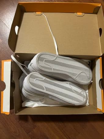 Nike Blazer Mid '77 Vintage (size 8.5, all white) 2