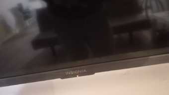 Insignia™ - 40" Class N10 Series LED Full HD TV 2