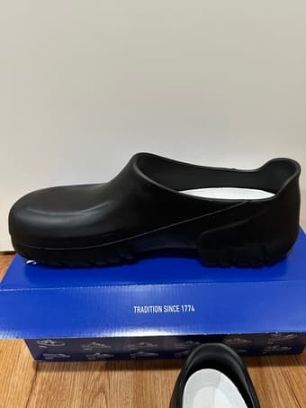 Brand new, unworn Birkenstock A630 size US M11/ UK 9.5 2