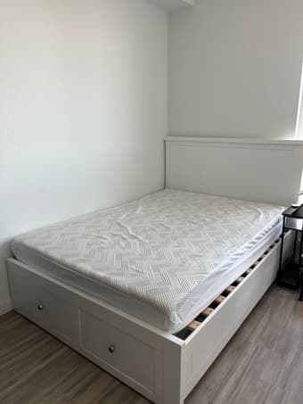 Full/double size bed with mattress. Only used for 1 year 1