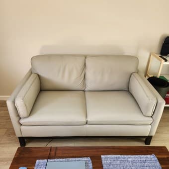 Macy's Leather Love Seat 62" x 36" 1