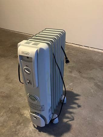 DeLonghi Oil filled Radiator Heater 1